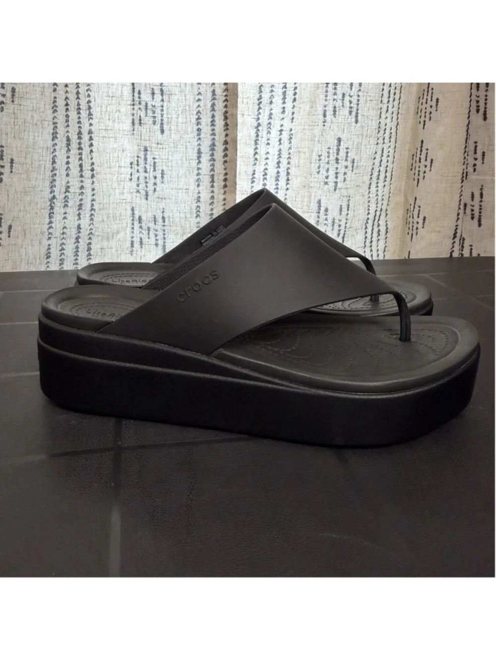 Crocs LiteRide Brooklyn Black Platform Wedge Flip Flops Womens Size 10